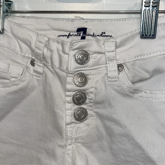 White button fly shorts - Picture 2 of 5